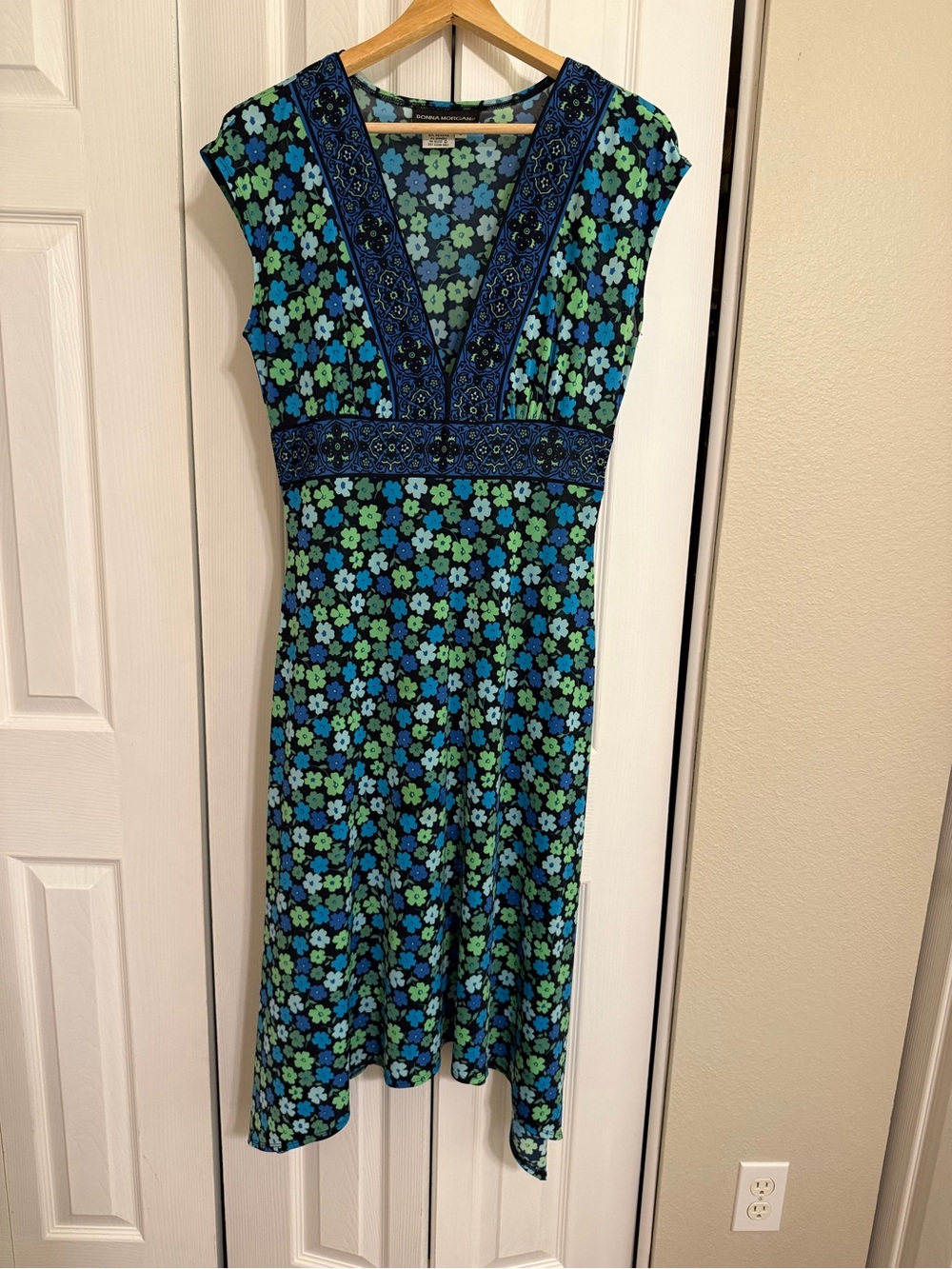 Donna Morgan Blue & Green Floral Midi Dress